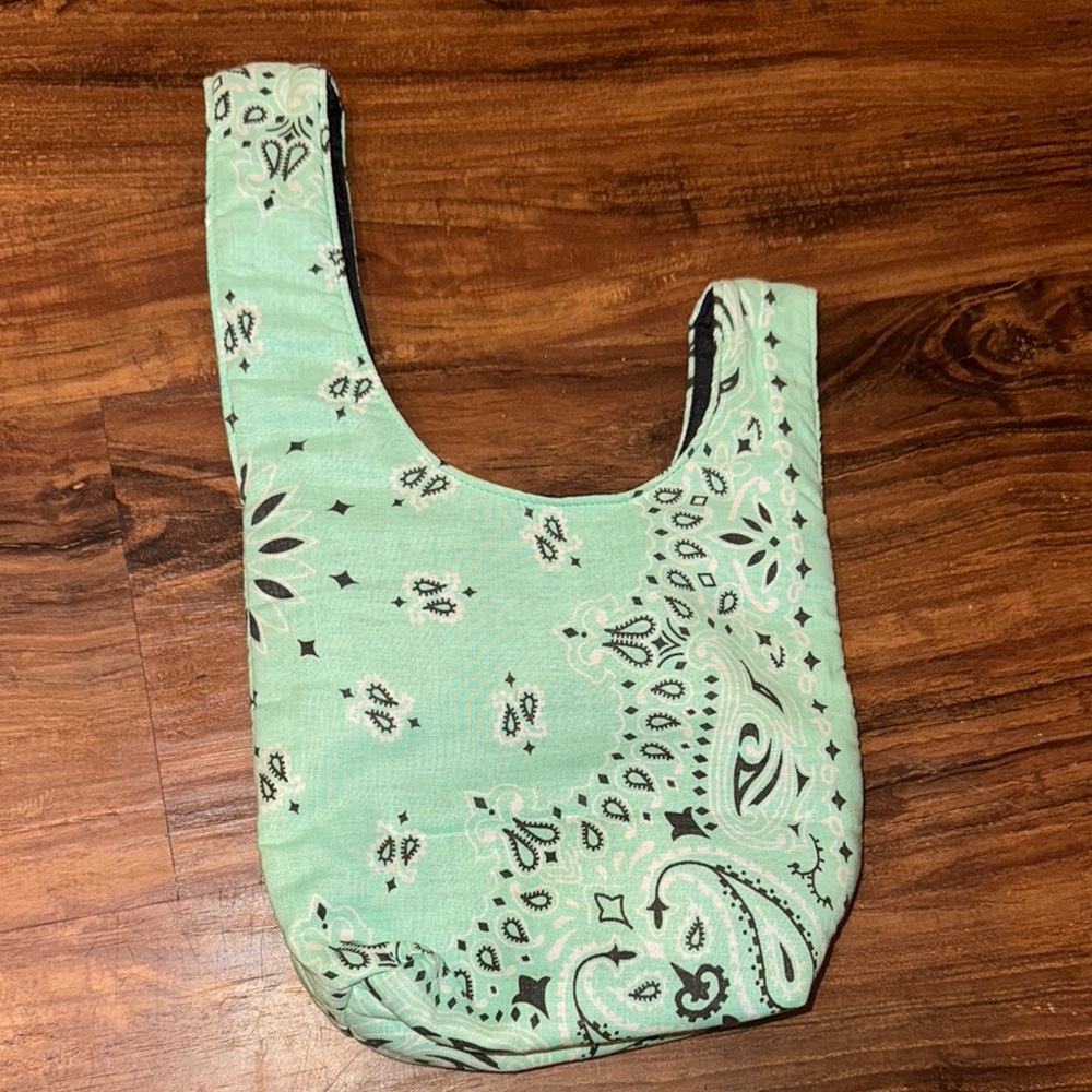 Elegant Mint Paisley Shoulder Bag